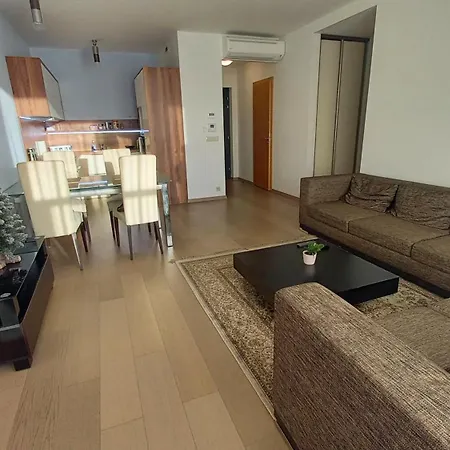 شقة Panorama - Spacious Near Eurovea براتسيلافا